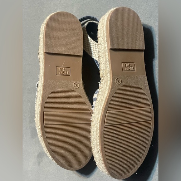 Time and Tru Women's Navy and White Espadrilles! Size 7! NWT! - Picture 6 of 8